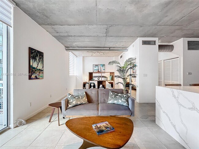 Foto del edificio - 690 SW 1st Ct