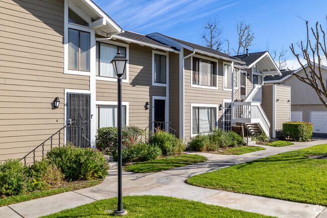 Building Photo - Walnut Village Townhomes