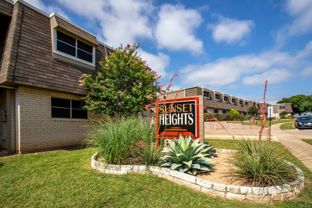 Primary Photo - Sunset Height Apartments