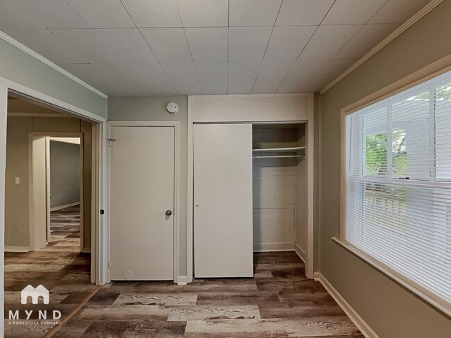 Building Photo - 1445 Echols Dr