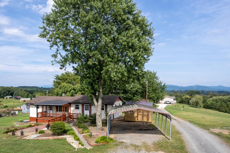 22 C Gillespie Wy, Leicester, NC 28748 House Rental in Leicester, NC