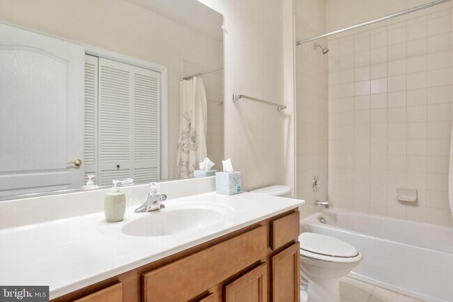 Building Photo - 8208 Riggos Way