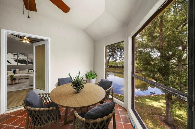 Foto del edificio - 4144 Greystone Way