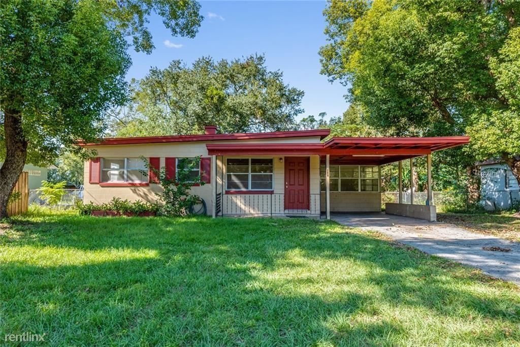 Foto principal - 3 br, 1 bath House - 132 Country Club Dr