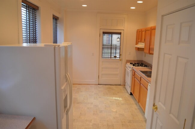Photo - 621 W Princess Anne Rd Townhome