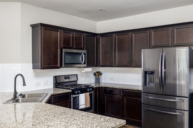 Building Photo - 708 Quarton Dr