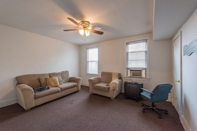 Foto del edificio - 1227 Queen St NE