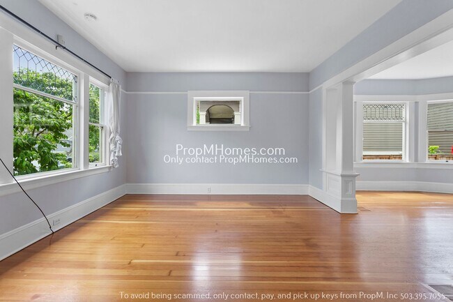 Foto del edificio - Ground Level Two Bedroom Duplex In The Heart Of NE Portland!
