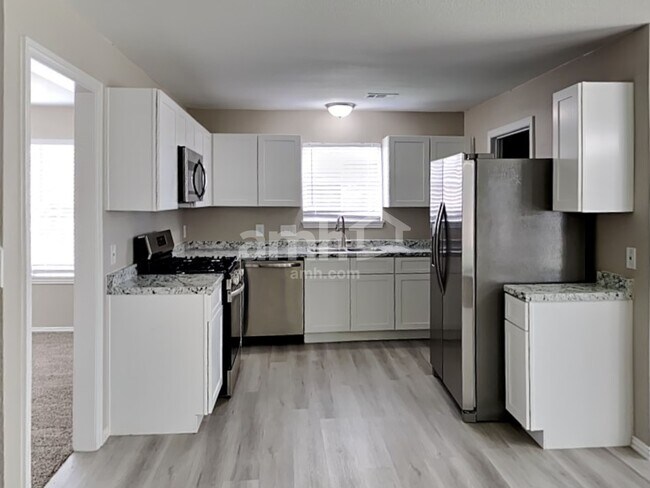 Foto del edificio - 21851 Whispering Forest Dr