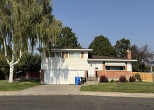 Building Photo - 950 Taney Ln