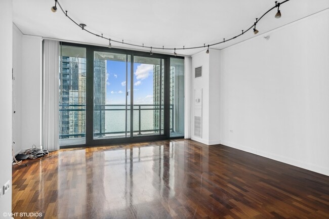 Building Photo - 201 N Westshore Dr