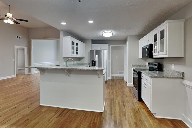 Building Photo - 2239 Cluster Ln