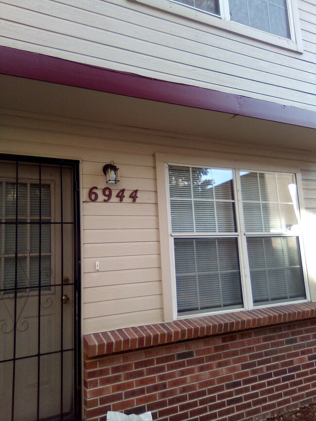 Front - 6944 W Mississippi Ave