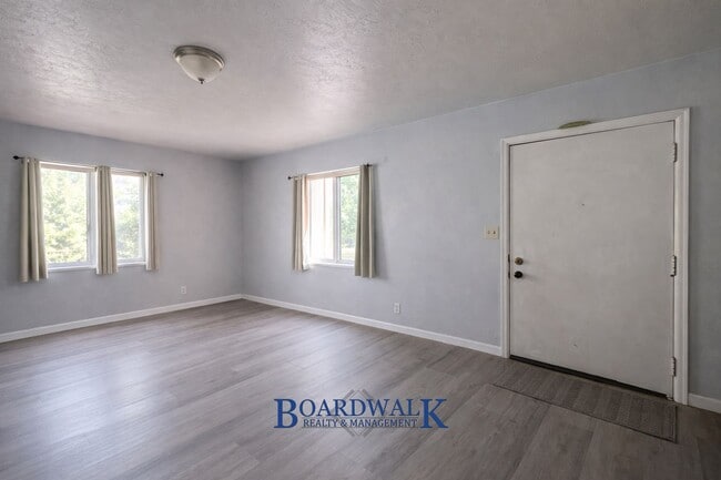 Building Photo - 1138-1138 Navajo St