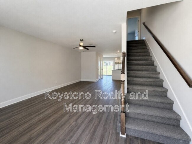 Building Photo - 1206 Woodland Vly Ln