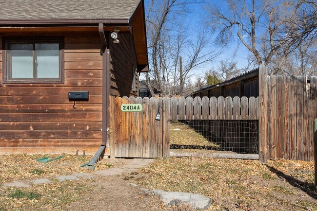 Foto del edificio - Great Location, Newly Renovated