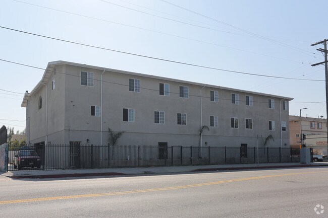  - 3856 S Normandie Ave
