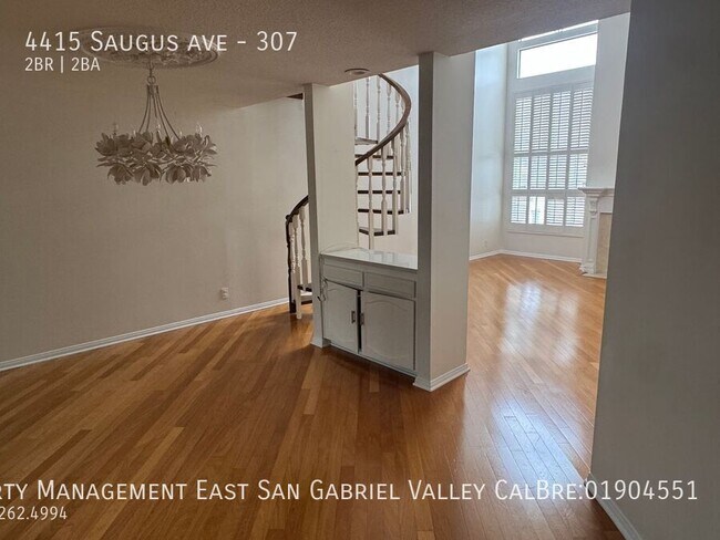 Foto del edificio - 4415 Saugus Ave