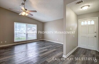 Building Photo - 22 Villas Dr