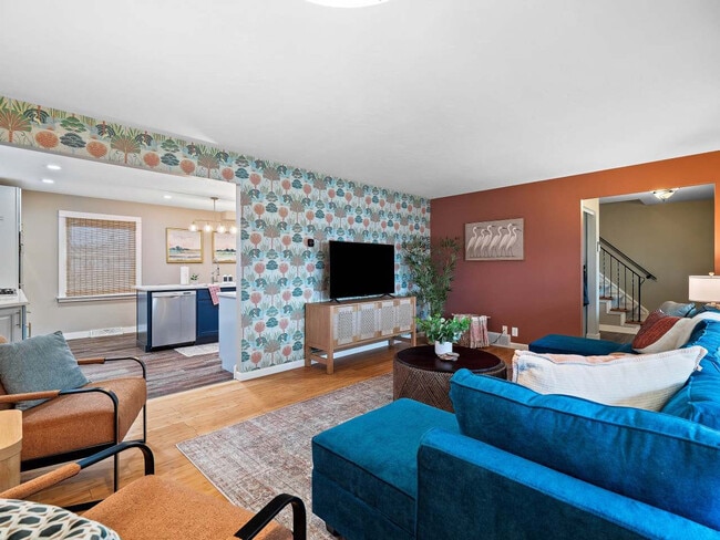 Foto del edificio - 32071 Lake Rd