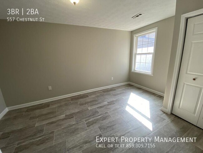 Building Photo - 557 Chestnut St