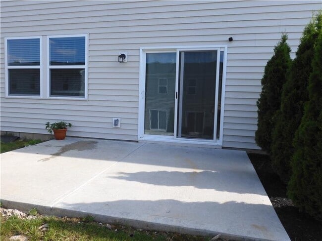 Building Photo - 4208 Aine Dr