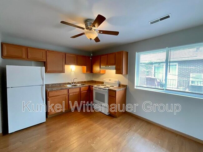 Foto del edificio - 1705 Jamestown Rd
