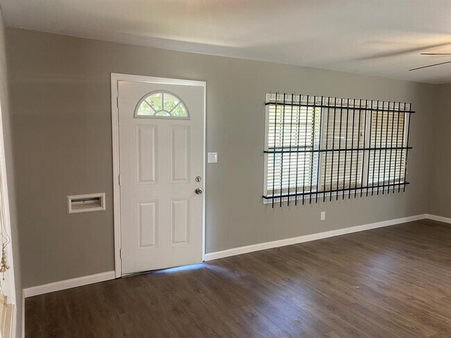 Foto del edificio - 5962 Southwind St