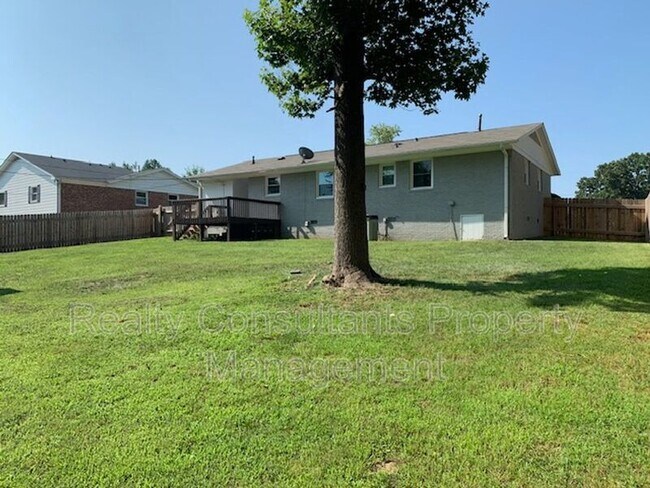 Building Photo - 4109 Queen Beth Dr