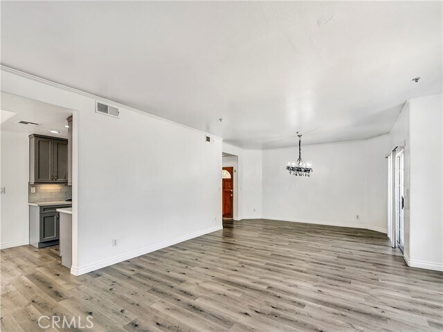 Foto del edificio - 468 W Huntington Dr