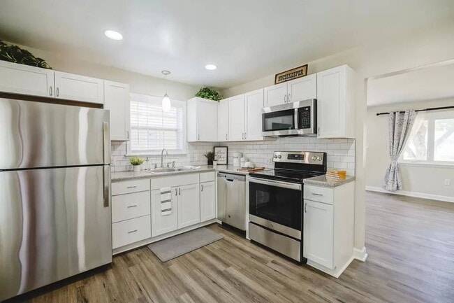 Foto del edificio - 2106 Longleaf Dr