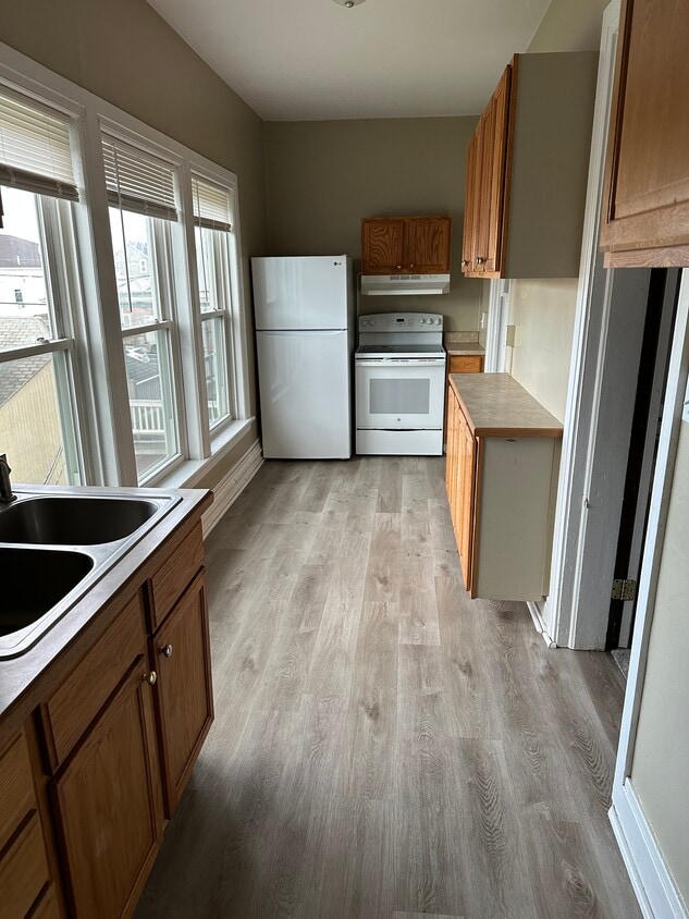Kitchen - 47 E Cherry St