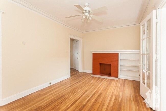 Building Photo - 4427 N Wolcott Ave