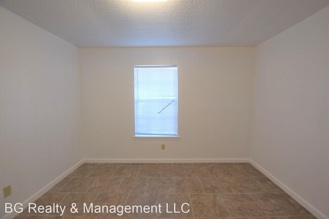 Building Photo - 2 br, 1 bath House - 3001 Hodges St