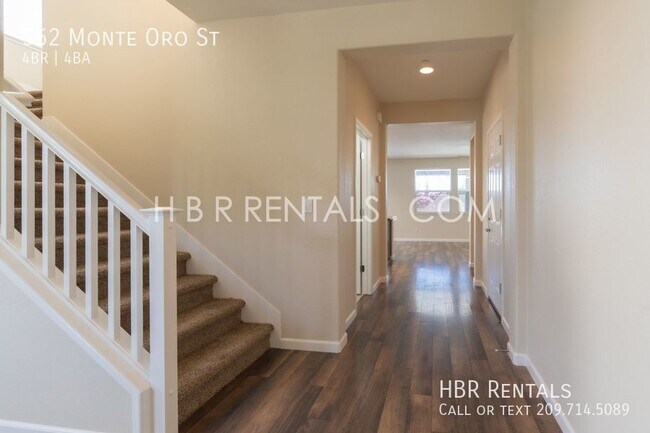 Building Photo - SWIMMING POOL - Four Bedroom Manteca Renta...