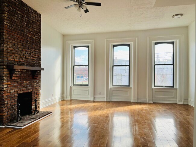 Foto del edificio - 922 Western Ave