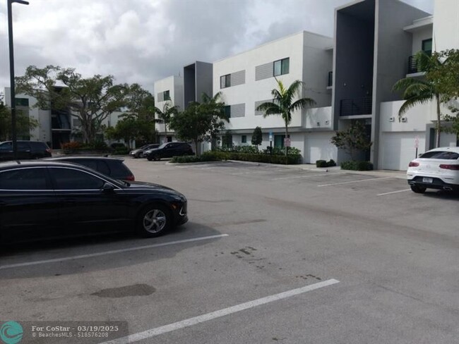 Foto del edificio - 3050 NW 68th St