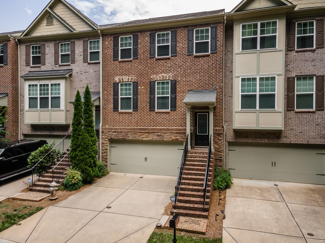 3725 Inglewood Way NE, Brookhaven, GA 30319 Townhome Rentals in
