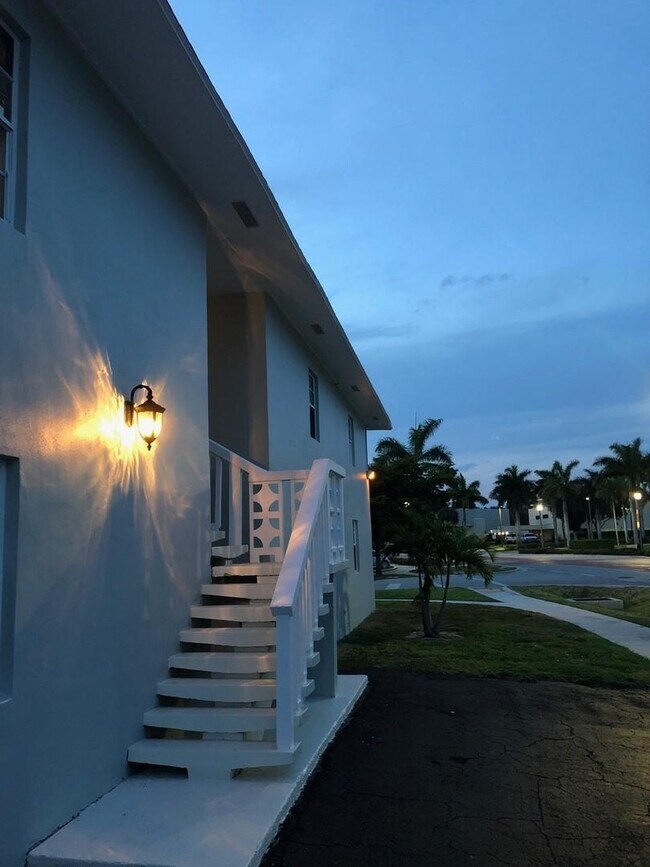 Foto del edificio - 2716 Vandiver Dr
