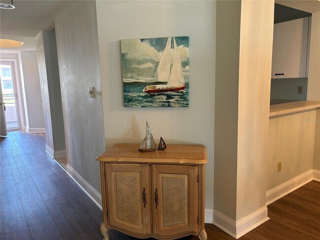 Foto del edificio - 8000 Sailboat Key Blvd S