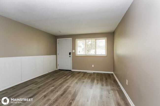 Building Photo - 565 CEDARWOOD RD, COLUMBUS, OH 43207