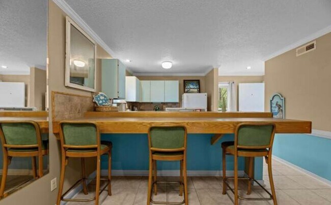 Foto del edificio - Beautiful Partially Furnished Loft Condo in Fairfield Harbour Available Jan 5 - Utilities Included!