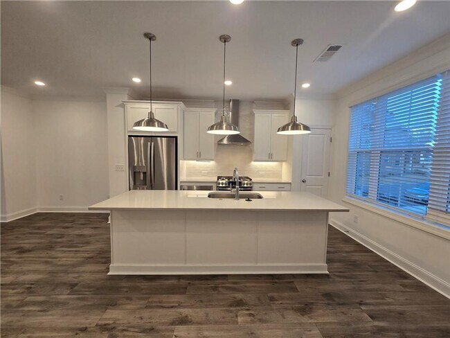 Building Photo - 1701 Wellborn Walk