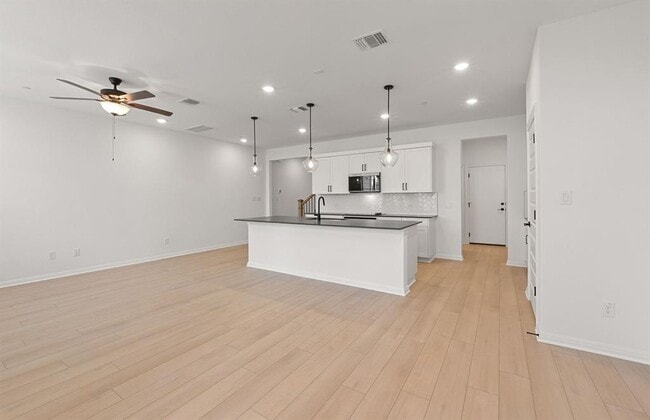 Foto del edificio - 2725 Woodall Dr