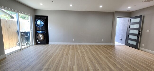 Foto del edificio - 5725 Klump Ave