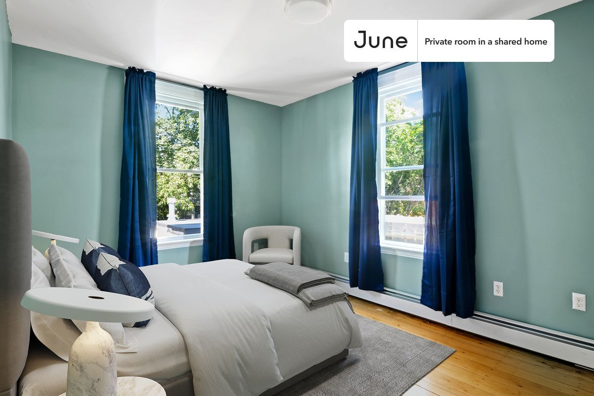 Private bedroom in 4 bed/2 bath Home - Private bedroom in 4 bed/2 bath Home