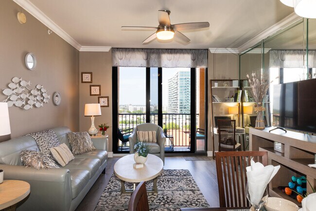 Foto del edificio - 651 Okeechobee Blvd