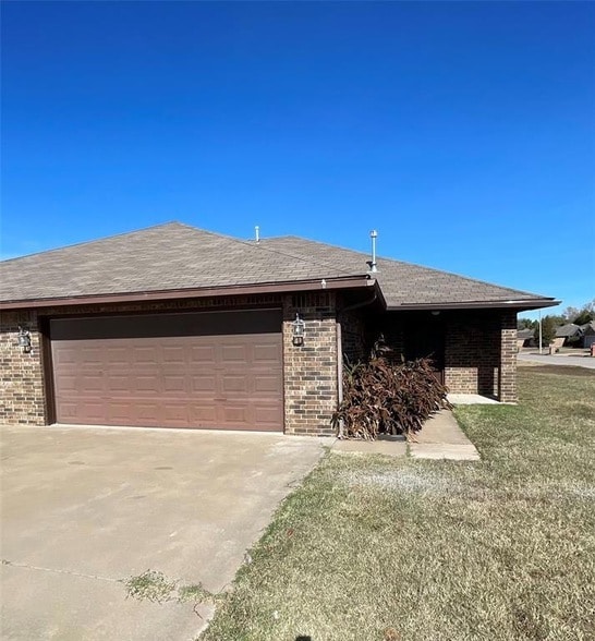 Foto principal - 709 NE 21st Terrace