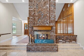 Building Photo - 815 Millpond Dr