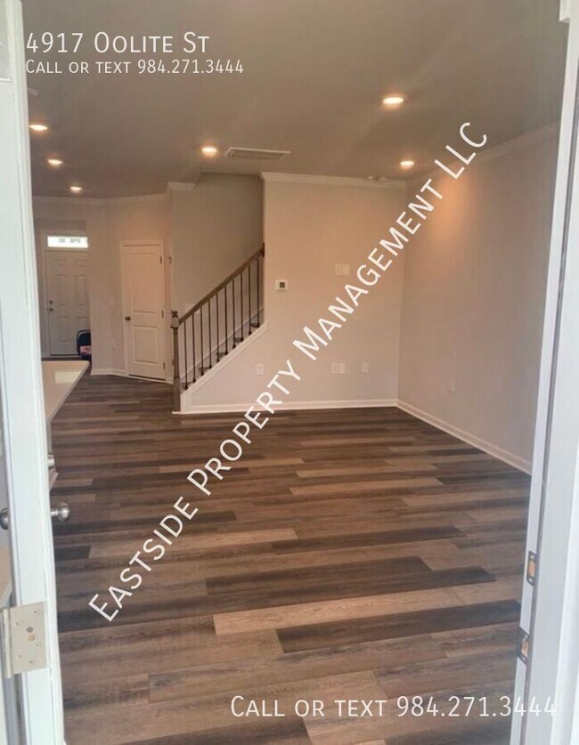 Building Photo - 4917 Oolite St